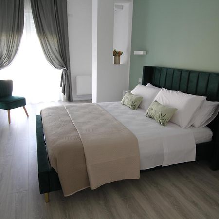 Villa Capodacqua 卡斯特罗齐耶罗 外观 照片